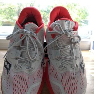 Size 8 Women's Zealot ISO 3 Saucony running shoes